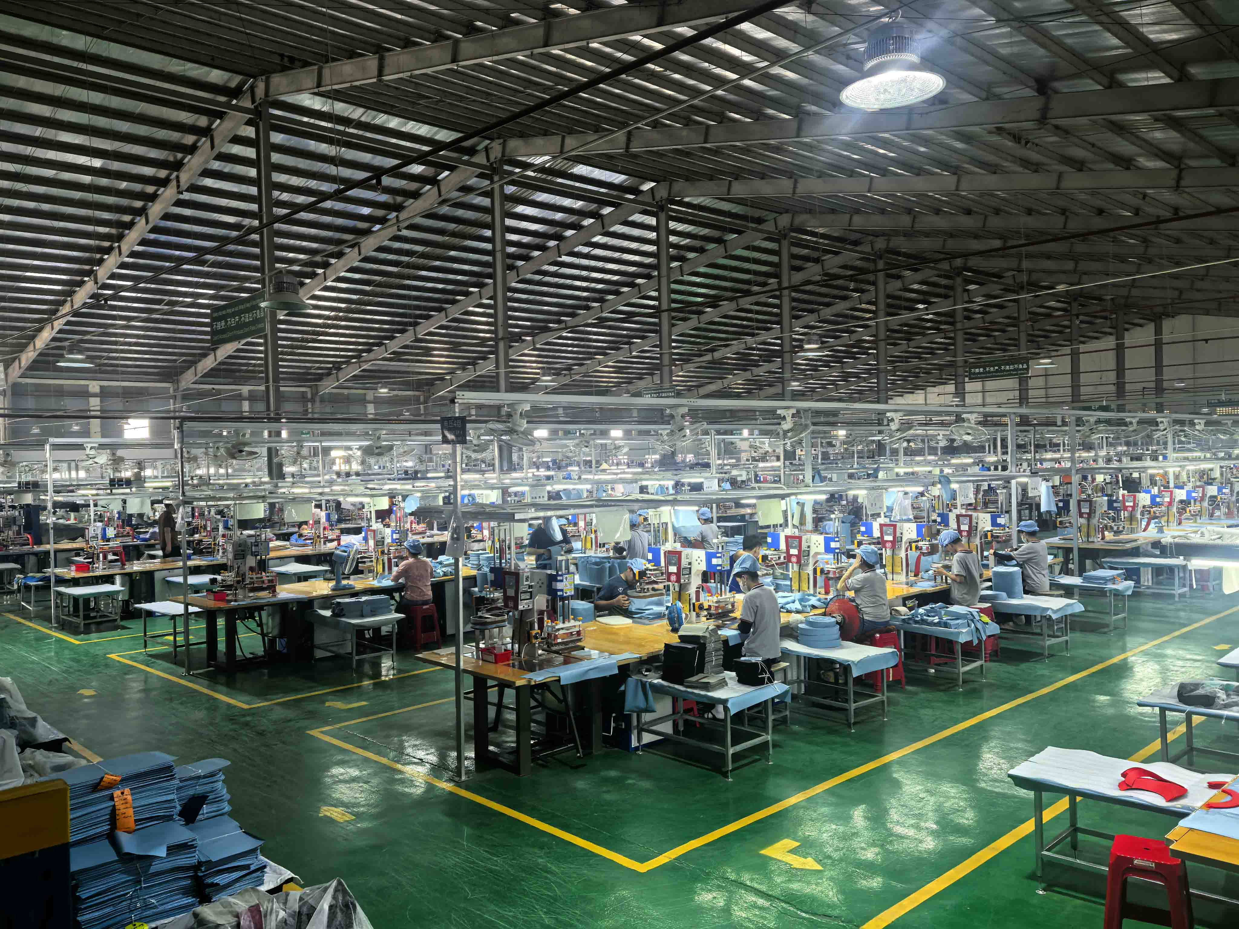 Pabrika ng Soft Cooler sa Vietnam: Linyang Produksyon ng Lungsod ng Ho Chi Minh ng Sealock